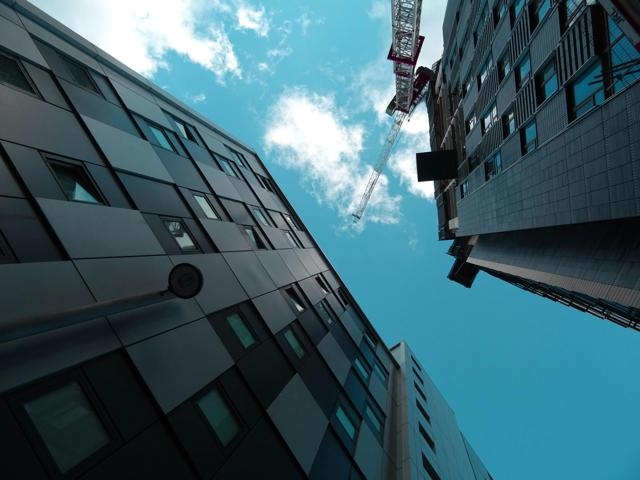 建筑企業(yè)ERP系統(tǒng)報(bào)價(jià)多少？受功能模塊、部署方式影響差異大