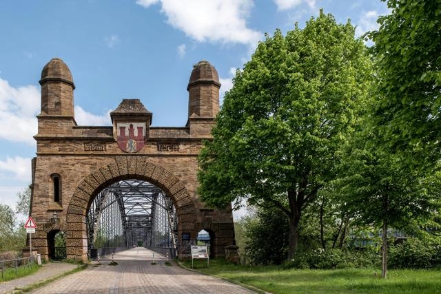 工廠用mos系統(tǒng)生產(chǎn)運(yùn)營(yíng)管理系統(tǒng)，替代人工管理可行不？